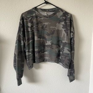 Cropped camouflage long sleeve